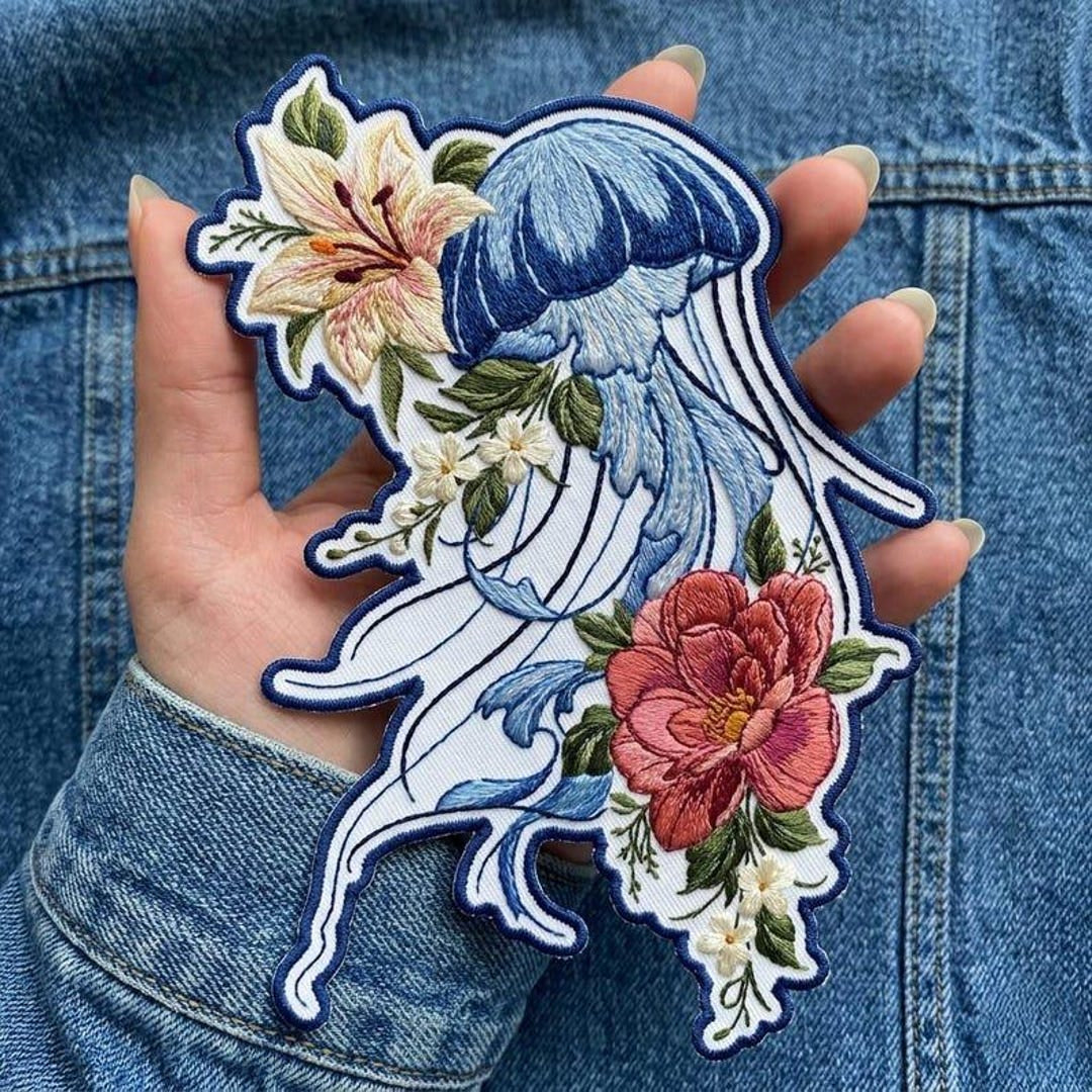 Floral Jellyfish Ocean Flower Marine Life Iron On Embroidered Patch — Iron-on patch