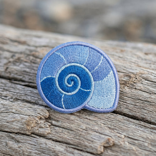 Blue Ocean Spiral Seashell Iron On Embroidered Patch — Iron-on patch